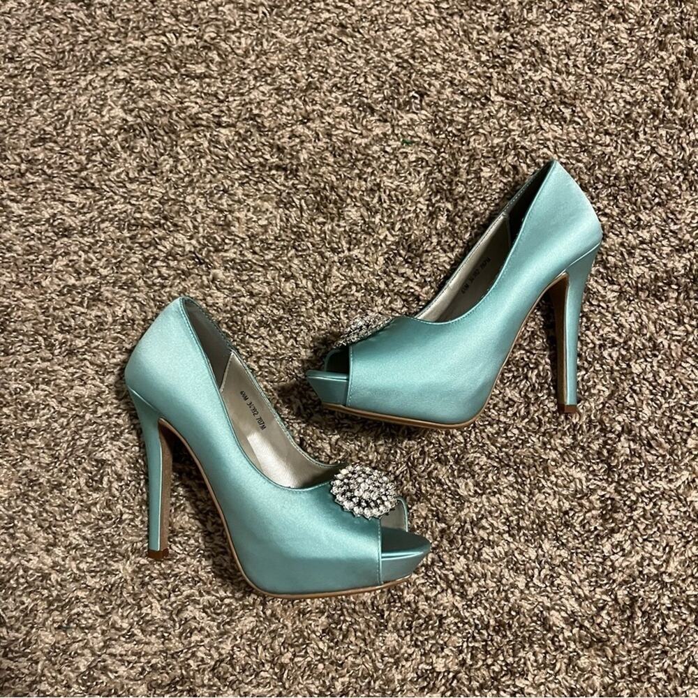 Liz Rene Couture pumps - Picture 3 of 11